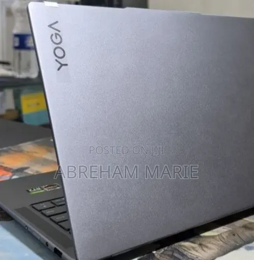 New Laptop Lenovo Yoga 700 16GB AMD Ryzen 7 SSD 512GB