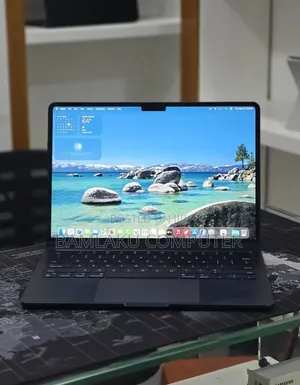 New Laptop Apple MacBook Air 2022 M2 8GB Apple M2 SSD 256GB