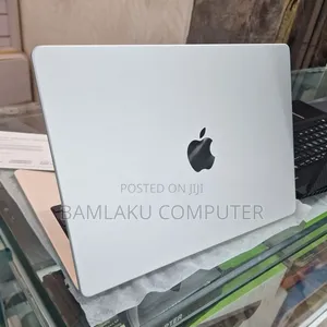 New Laptop Apple MacBook Pro 2024 M4 Pro 24GB Apple M4 Pro SSD 512GB
