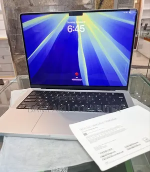 New Laptop Apple MacBook Pro 2024 M4 Pro 24GB Apple M4 Pro SSD 512GB