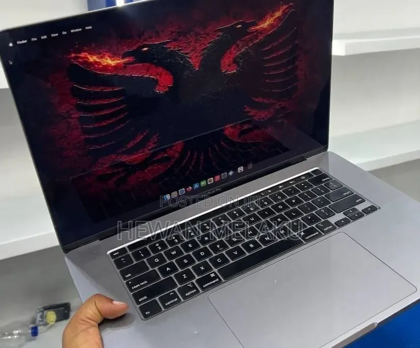 New Laptop Apple MacBook Pro 2019 32GB Intel Core i9 SSD 512GB
