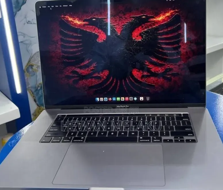 New Laptop Apple MacBook Pro 2019 32GB Intel Core i9 SSD 512GB