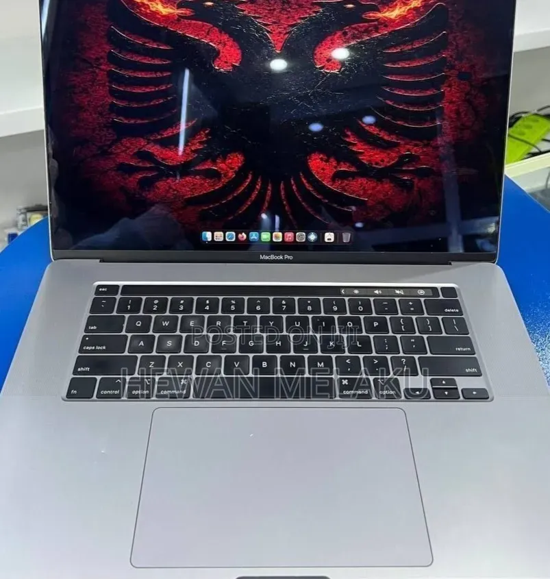 New Laptop Apple MacBook Pro 2019 32GB Intel Core i9 SSD 512GB