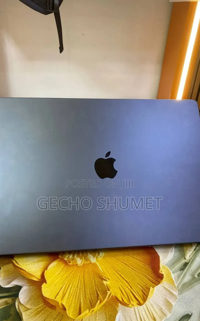 New Laptop Apple MacBook Pro 2021 M1 32GB Apple M1 Pro SSD 512GB