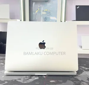 New Laptop Apple MacBook Pro 2022 M2 16GB Apple M2 SSD 256GB