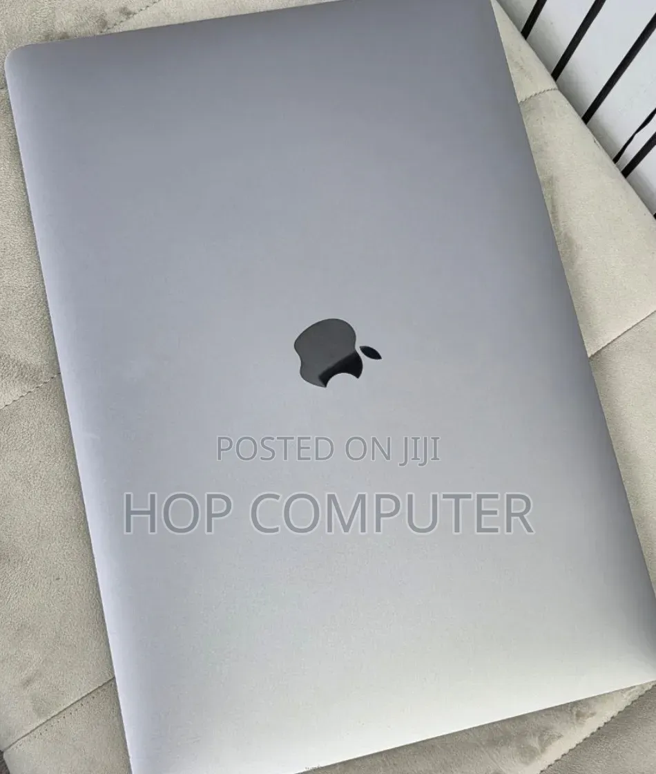 New Laptop Apple MacBook Pro 2019 16GB Intel Core i9 SSD 512GB