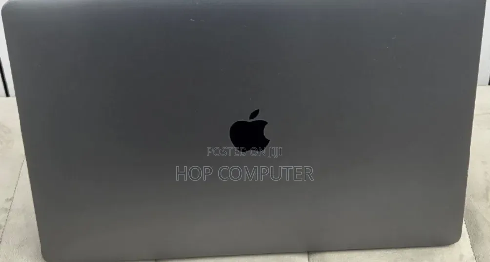 New Laptop Apple MacBook Pro 2019 16GB Intel Core i9 SSD 512GB