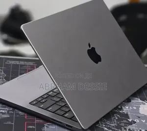 New Laptop Apple MacBook Pro 2024 M4 24GB Apple M4 SSD 1T