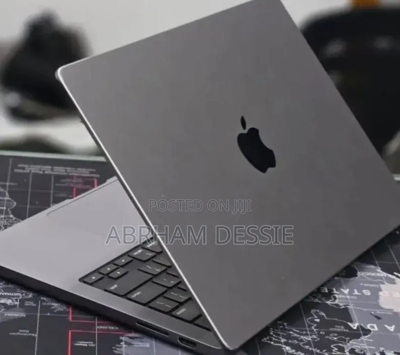 New Laptop Apple MacBook Pro 2024 M4 24GB Apple M4 SSD 1T
