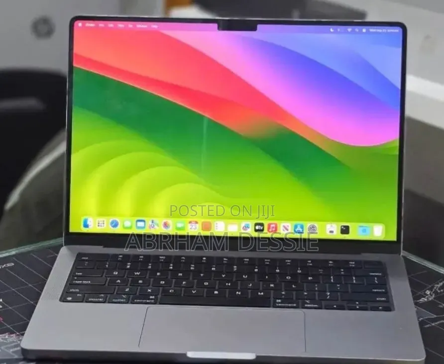 New Laptop Apple MacBook Pro 2024 M4 24GB Apple M4 SSD 1T