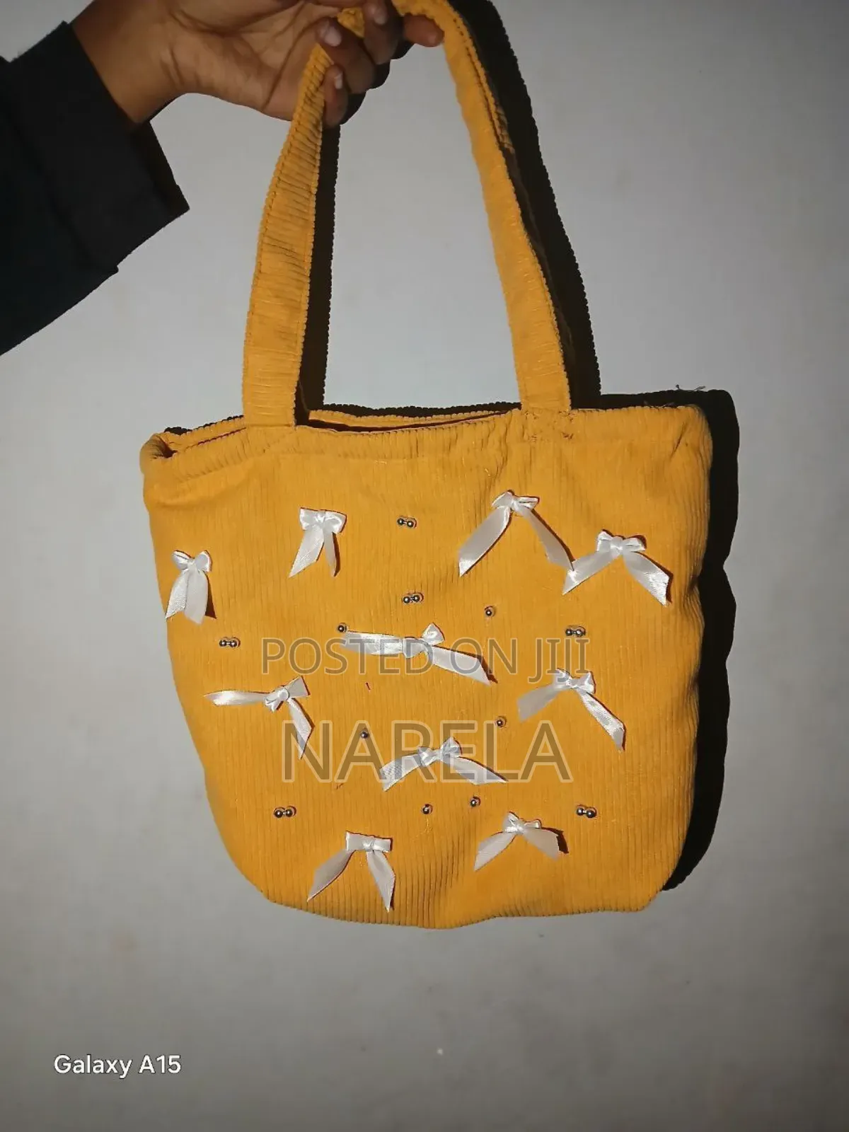 Stylish Women's Tote Bag With Elegant Bow Design