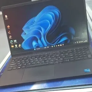 New Laptop Dell Inspiron 15 3520 8GB Intel Core i3 SSD 512GB