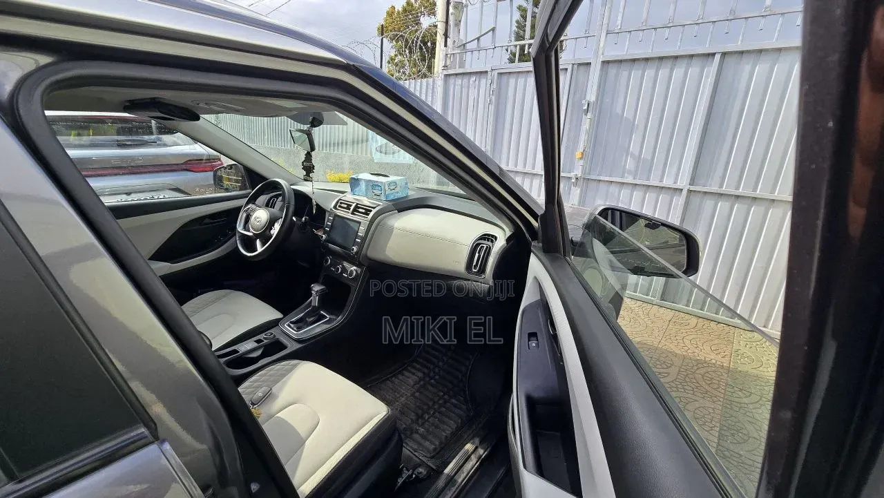 Hyundai Creta 2023 Gray