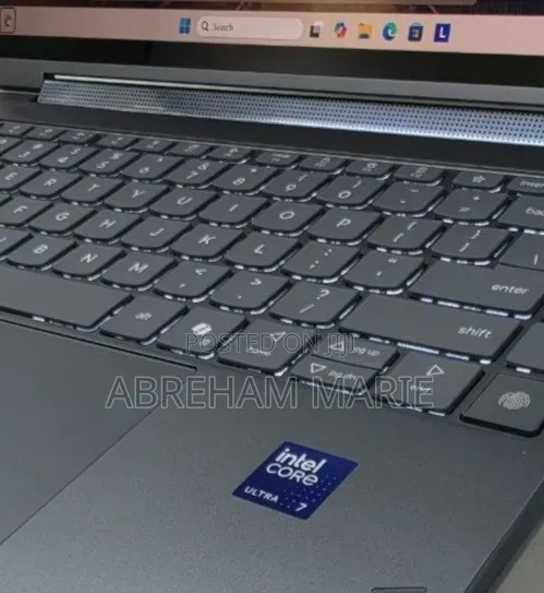 New Laptop Lenovo Yoga 9 16GB Intel Core Ultra 7 SSD 512GB