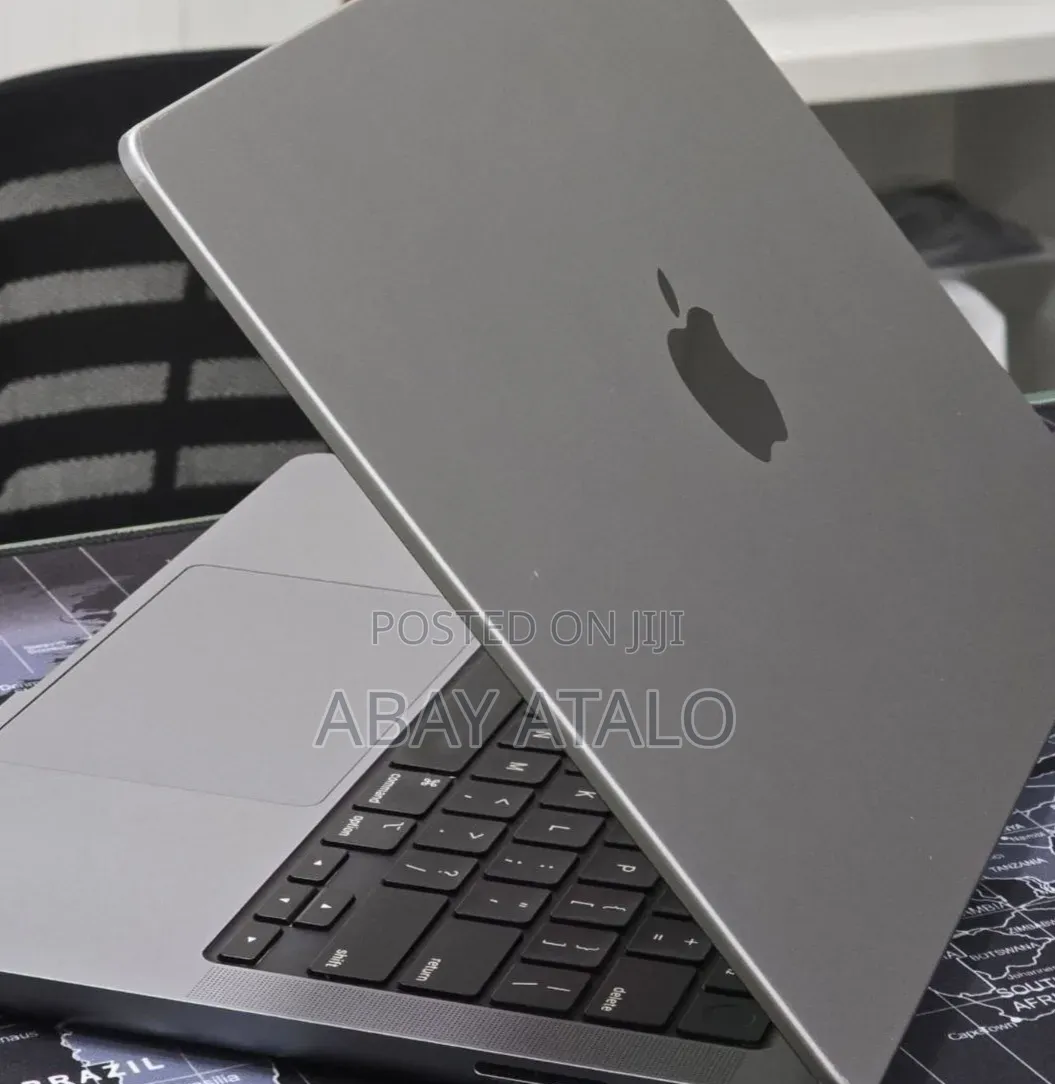 New Laptop Apple MacBook Air 2023 M2 8GB Apple M3 SSD 512GB