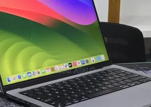 New Laptop Apple MacBook Air 2023 M2 8GB Apple M3 SSD 512GB