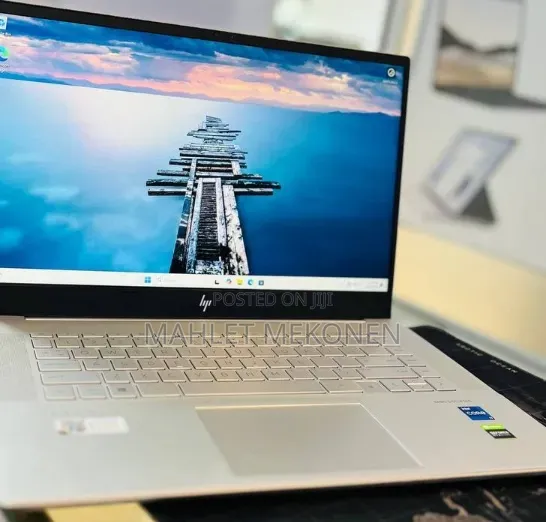 New Laptop HP Envy 15 16GB Intel Core i7 SSD 512GB
