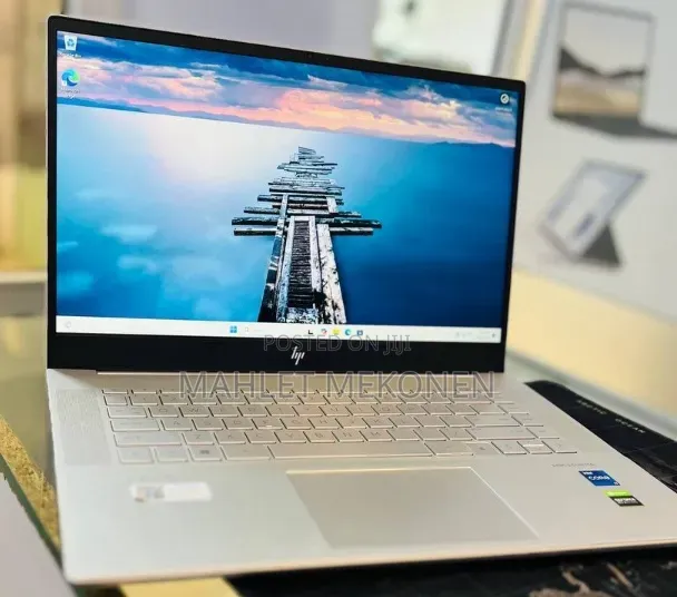 New Laptop HP Envy 15 16GB Intel Core i7 SSD 512GB