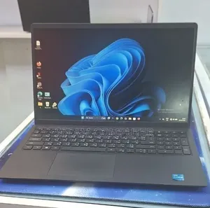 New Laptop Dell Inspiron 15 8GB Intel Core i3 SSD 512GB