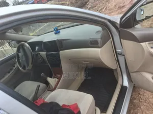 Toyota Corolla 2004 Silver