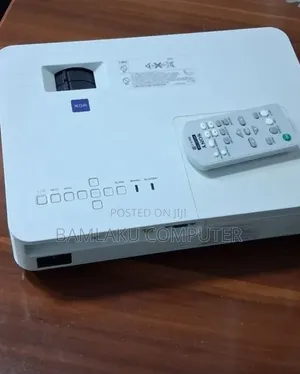 Sony Projector
Model Name VPL-Dx220