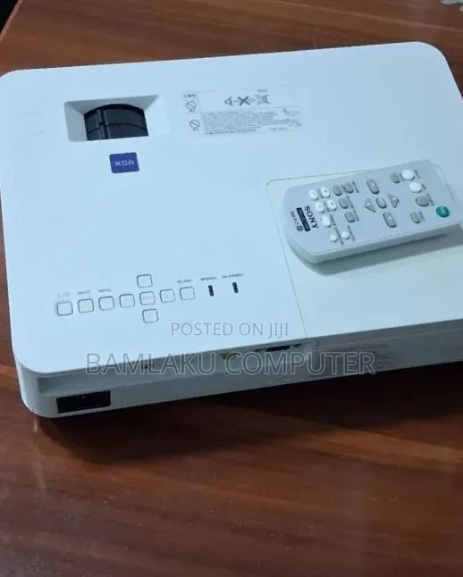 Sony Projector
Model Name VPL-Dx220