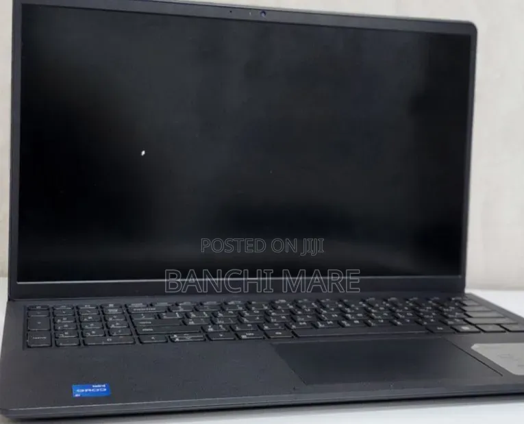 New Laptop Dell Inspiron 15 3520 8GB Intel Core i3 SSD 512GB