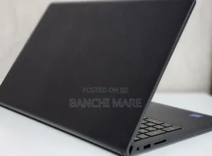 New Laptop Dell Inspiron 15 3520 8GB Intel Core i3 SSD 512GB