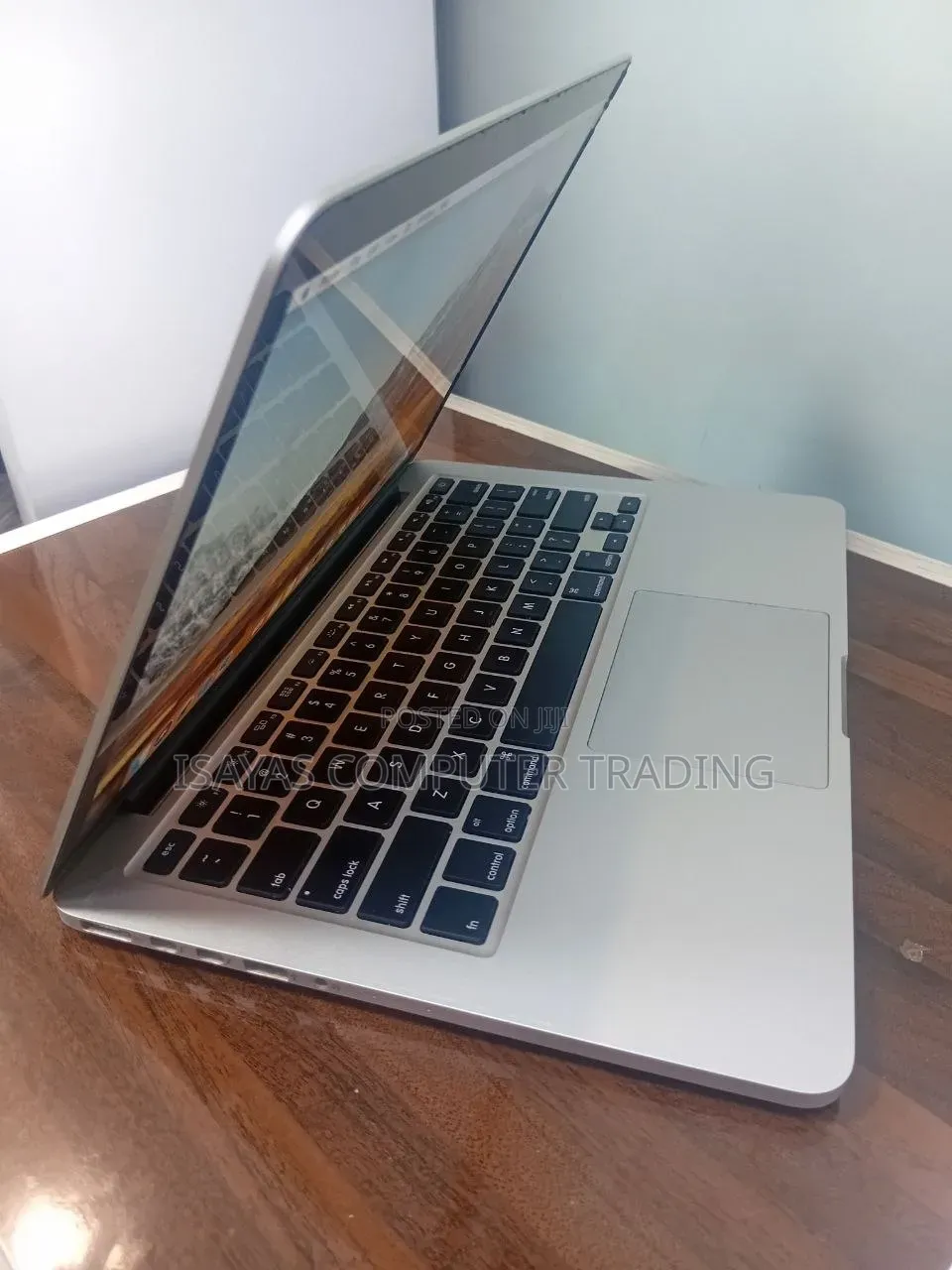 New Laptop Apple MacBook Pro 2013 8GB Intel Core i5 SSD 256GB