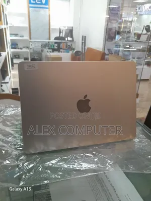 New Laptop Apple MacBook Air 2022 M2 16GB Apple M2 SSD 1T