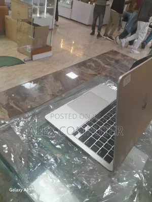 New Laptop Apple MacBook Air 2022 M2 16GB Apple M2 SSD 1T