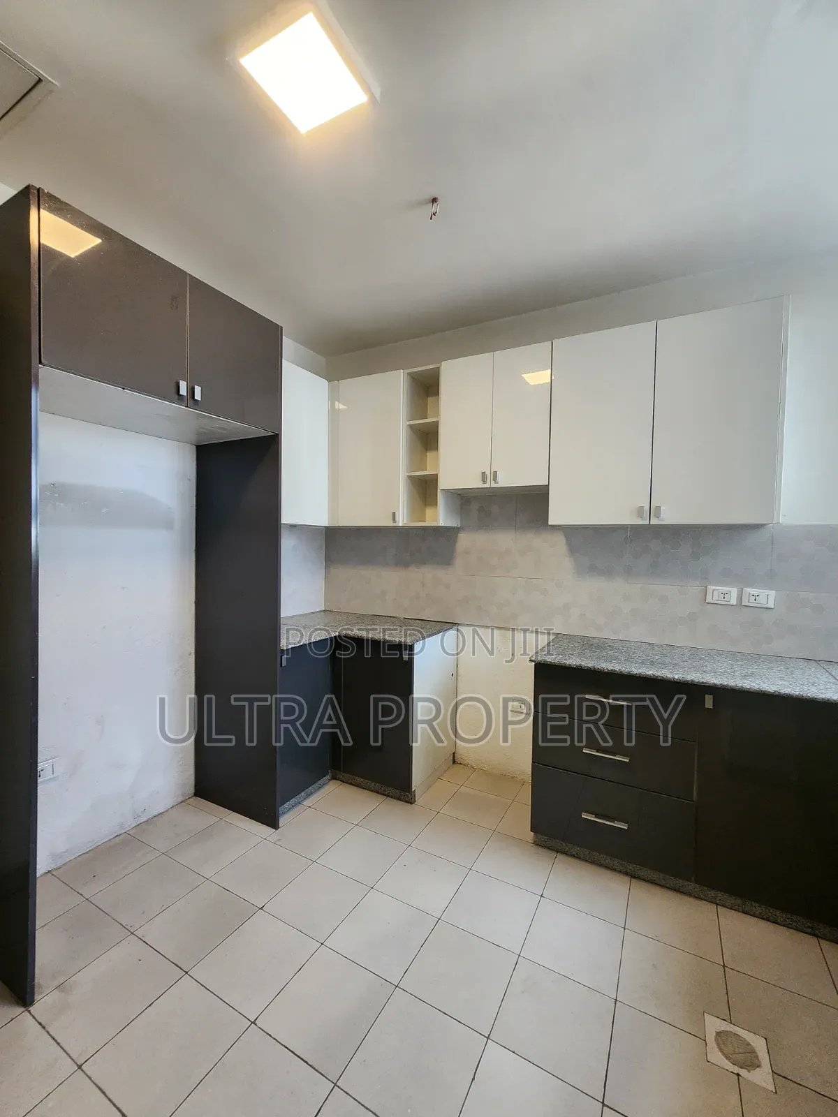3bdrm Apartment in Bole for sale