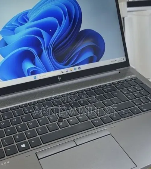 New Laptop HP ZBook 15 16GB Intel Core i7 SSD 512GB