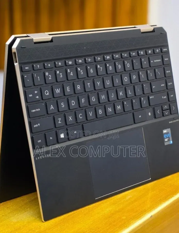 New Laptop HP Spectre X360 16GB Intel Core i7 SSD 512GB