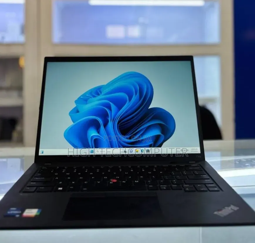 New Laptop Lenovo Yoga 700 16GB AMD Ryzen 7 SSD 512GB