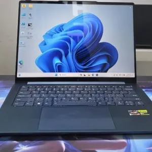 New Laptop Lenovo Yoga 700 16GB AMD Ryzen 7 SSD 512GB
