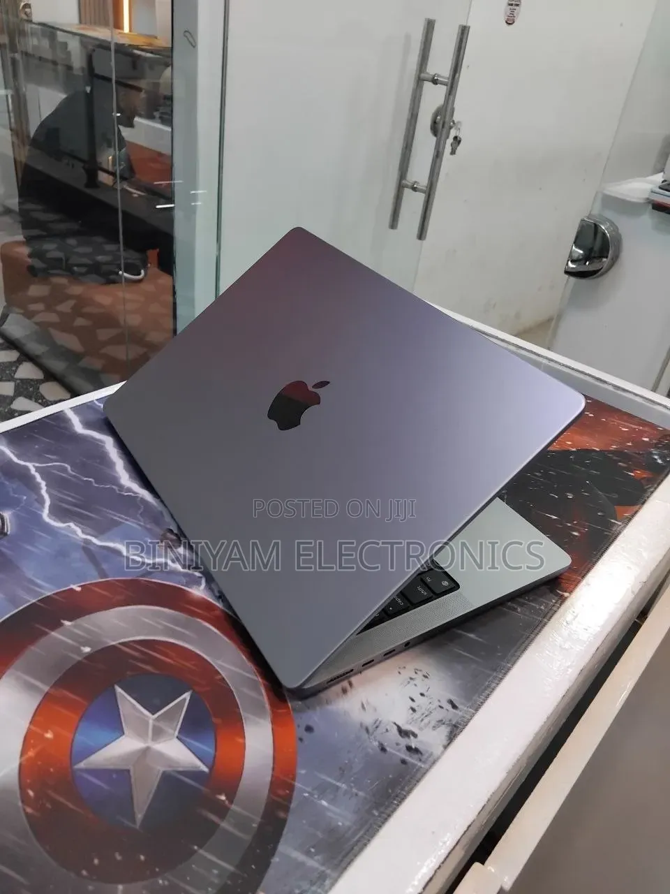 New Laptop Apple MacBook Pro 2021 M1 32GB Apple M1 Pro SSD 512GB