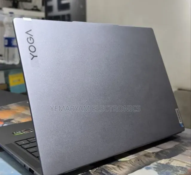 New Laptop Lenovo Yoga Slim 7 16GB AMD Ryzen 7 SSD 512GB