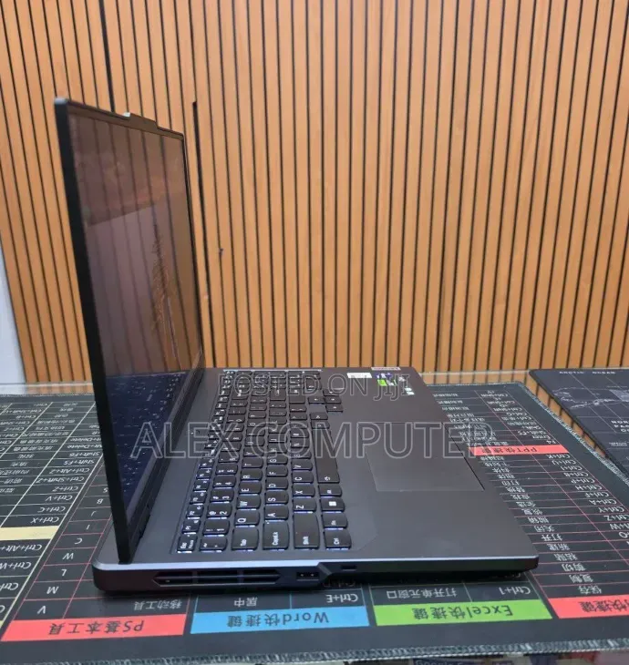 New Laptop Lenovo Legion 5 16GB Intel Core i7 SSD 1T