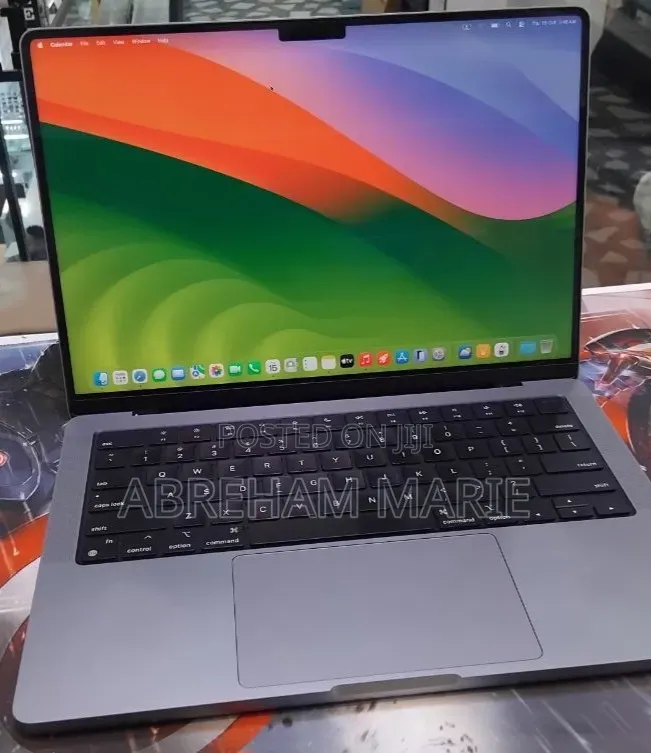 New Laptop Apple MacBook Pro 2021 M1 32GB Apple M1 Pro SSD 512GB