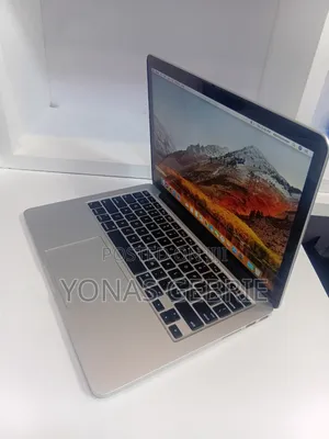 New Laptop Apple MacBook 8GB Intel Core i5 SSD 256GB