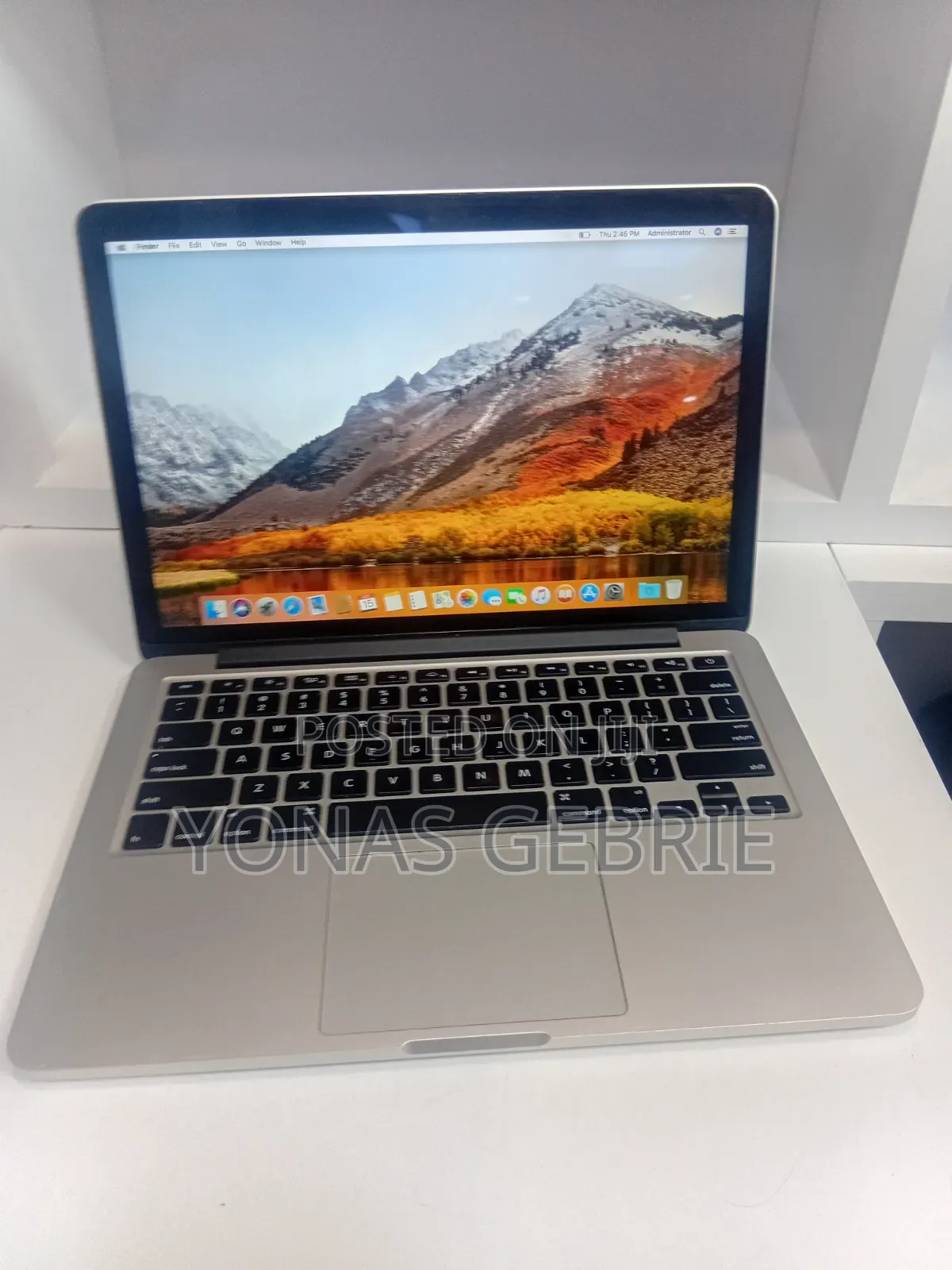 New Laptop Apple MacBook 8GB Intel Core i5 SSD 256GB