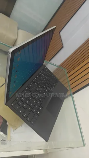 New Laptop Microsoft Surface 16GB Intel Core i5 SSD 256GB