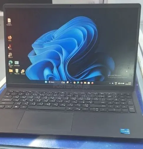 New Laptop Dell Inspiron 15 3520 8GB Intel Core i3 SSD 512GB