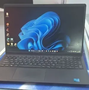 New Laptop Dell Inspiron 15 3520 8GB Intel Core i3 SSD 512GB