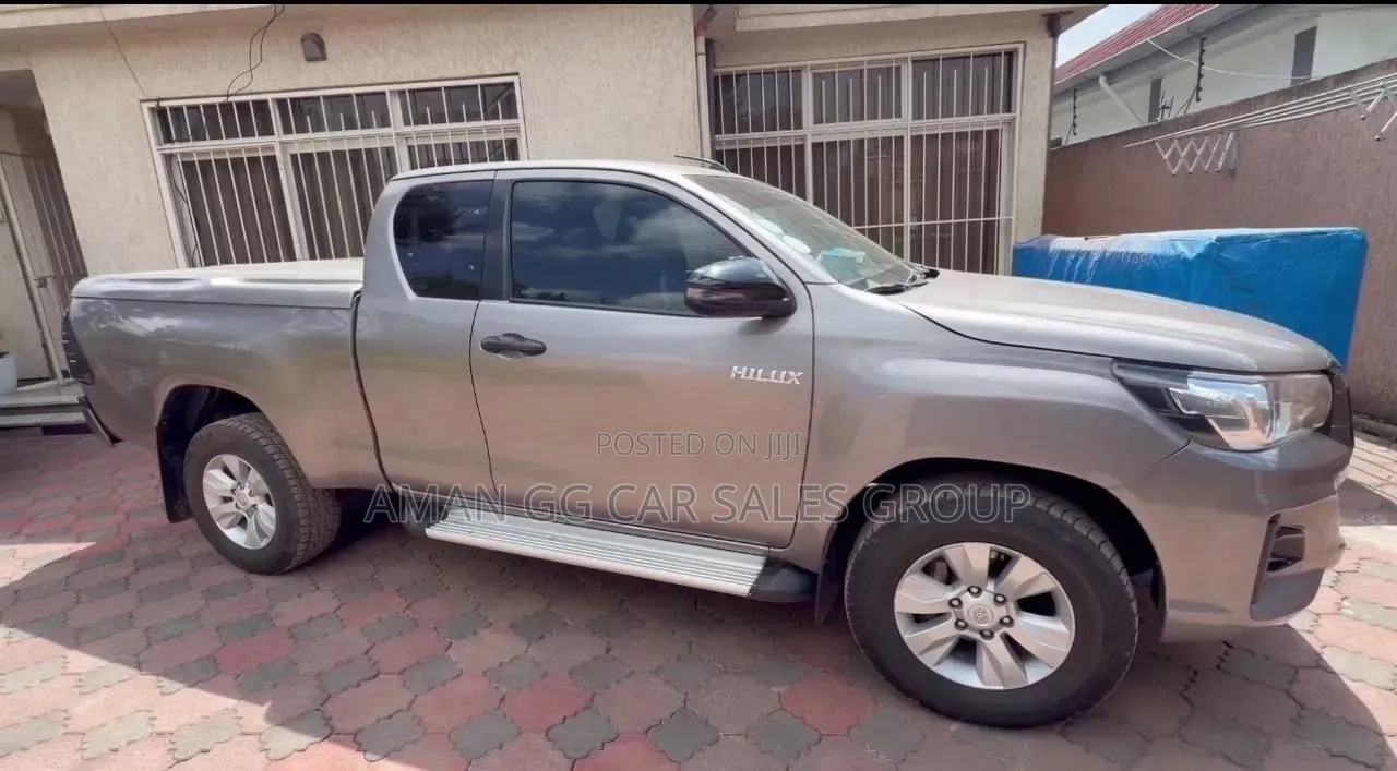 Toyota Hilux 2020 Purple