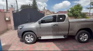Toyota Hilux 2020 Purple