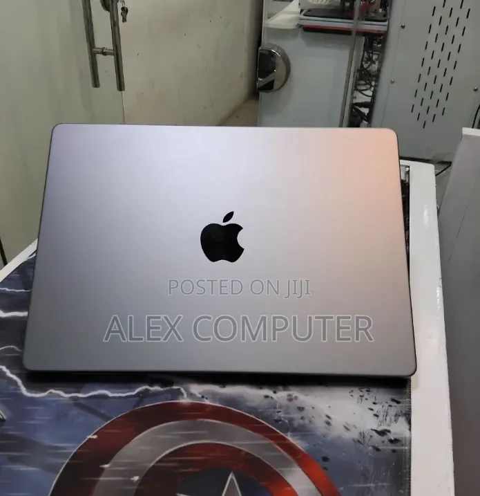 New Laptop Apple MacBook Pro 2021 M1 32GB Apple M1 Pro SSD 512GB