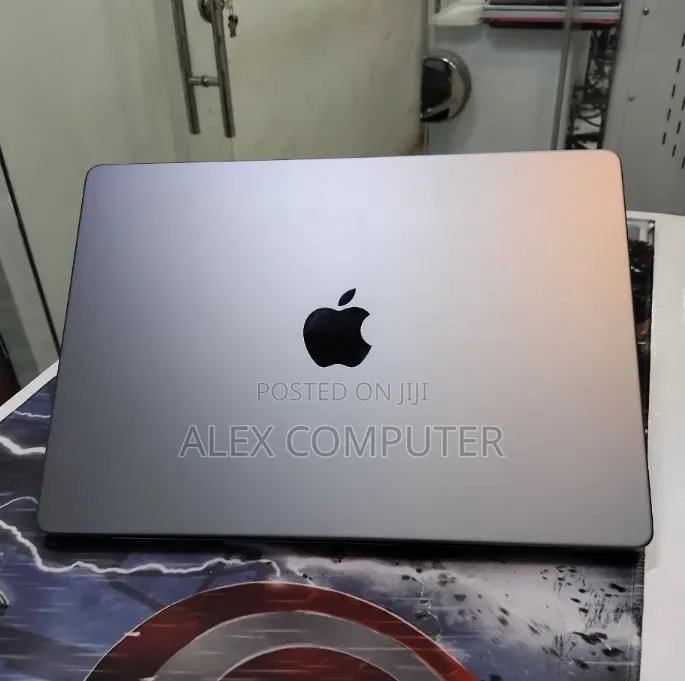 New Laptop Apple MacBook Pro 2021 M1 32GB Apple M1 Pro SSD 512GB