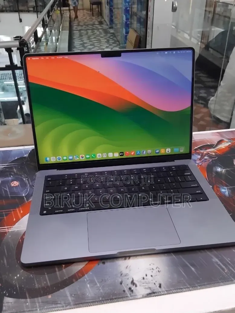 New Laptop Apple MacBook Pro 2021 M1 32GB Apple M1 Pro SSD 512GB